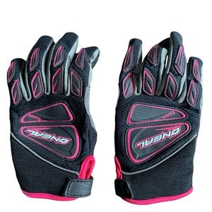 O’Neal girls riding gloves